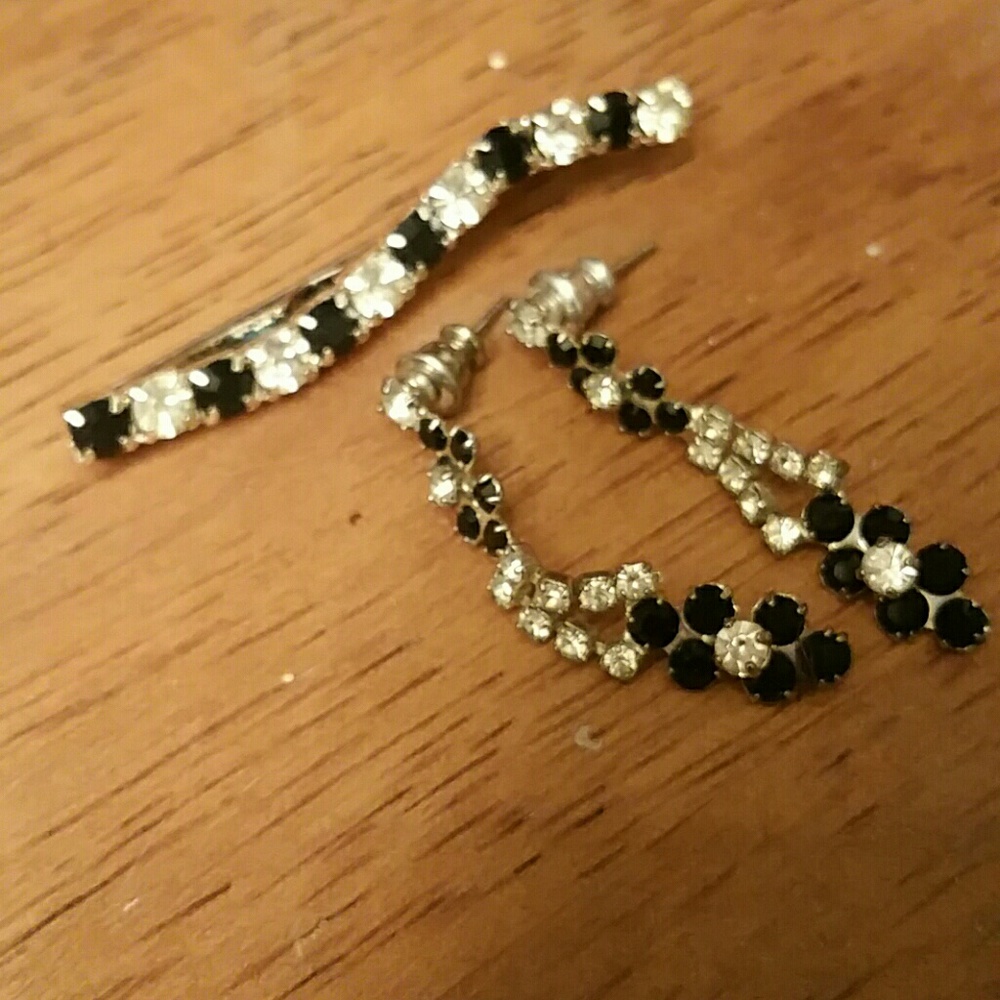 Festive earring set